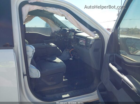 1FTFW1E80PFA06322 2023 FORD F150 White Вид салону спереду