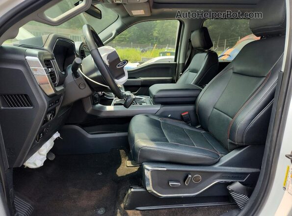 1FTFW1E80PFA41622 2023 FORD F150 White Widok wnętrza z przodu