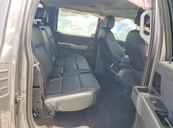 1FTFW1E83NKF20007 2022 FORD F150 Silver Widok tylnych siedzeń