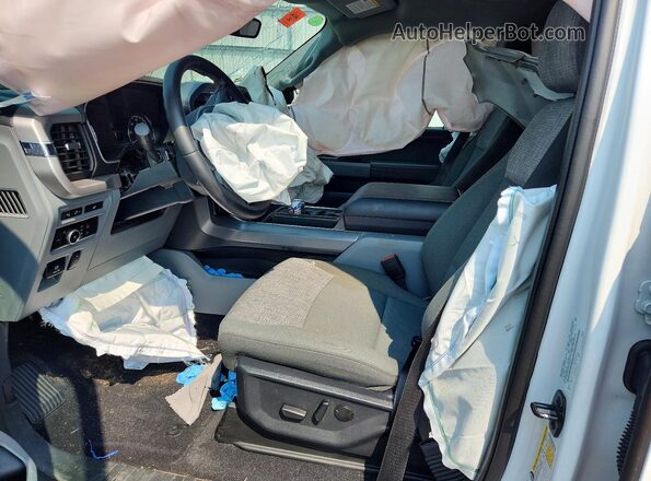1FTFW1E84PFC67467 2023 FORD F150 White Vista interior delantera
