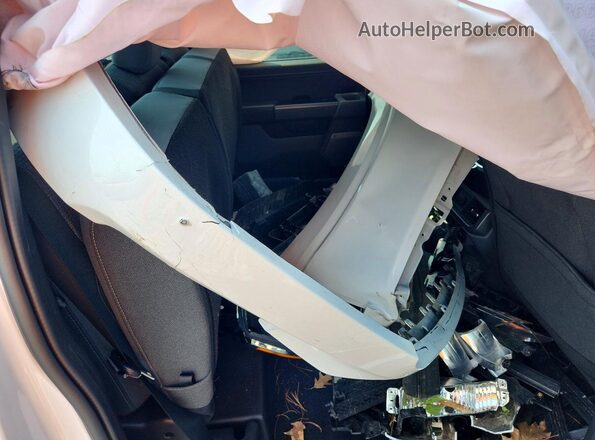 1FTFW1E84PFC67467 2023 FORD F150 White Vista de los asientos traseros