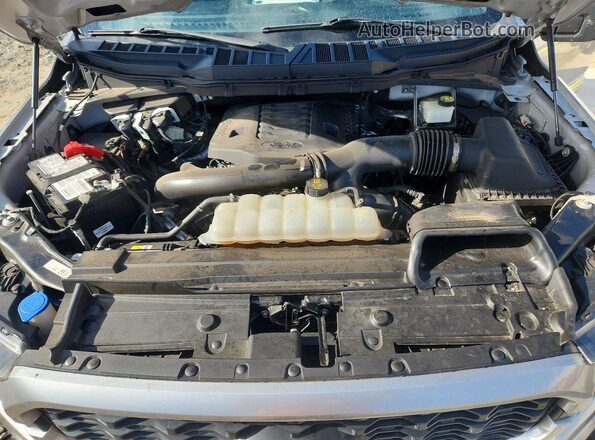 1FTFW1E84PKF81322 2023 FORD F150 Silver Widok wnętrza z tyłu