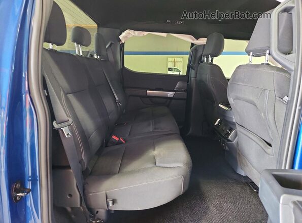 1FTFW1E86NFC00317 2022 FORD F150 Blue Rear seats view