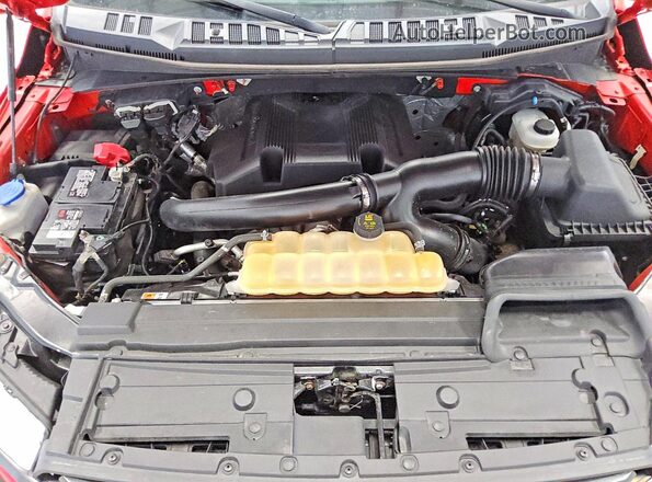 1FTFW1EG6JFE20381 2018 FORD F150 Red Սալոնի հետևի տեսք