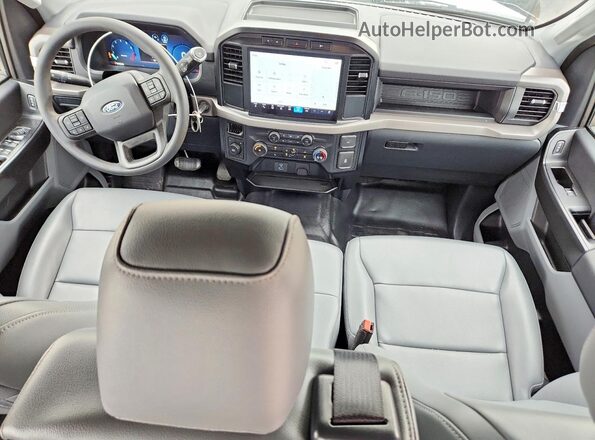 1FTFW1L56RKE49934 2024 FORD F150 Белый Вид панели приборов