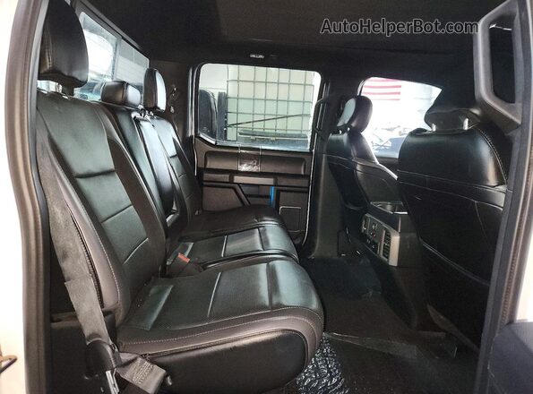 1FTFW1RG1KFC62821 2019 FORD F150 White Vista de los asientos traseros