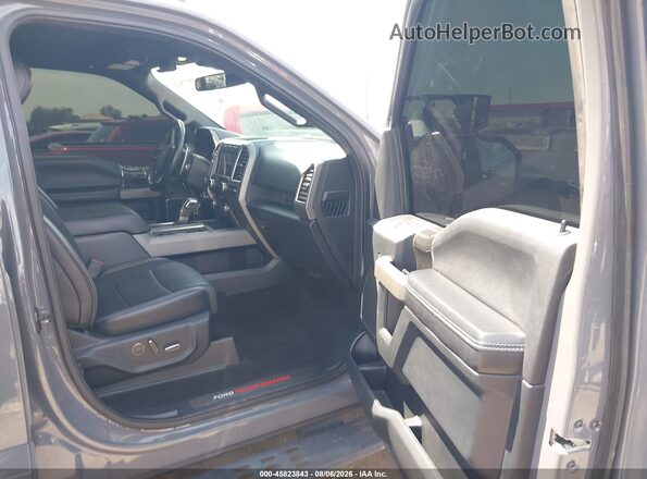 1FTFW1RG2LFC65647 2020 FORD F150 Gray Widok wnętrza z przodu