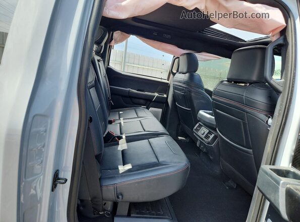 1FTFW1RG6SFB46949 2025 FORD F150 White Vista de los asientos traseros