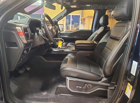 1FTFW1RG7PFC53953 2023 FORD F150 Blue Front interior view