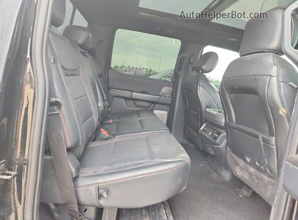 1FTFW1RG8RFA07884 2024 FORD F150 Black Vista de los asientos traseros
