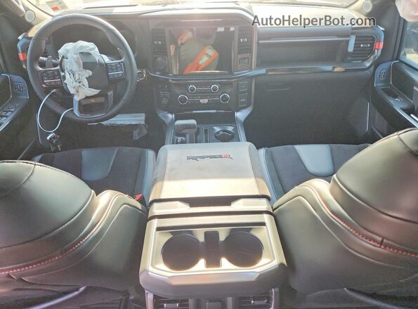 1FTFW1RJ9RFA68107 2024 FORD F150 Зеленый Вид панели приборов