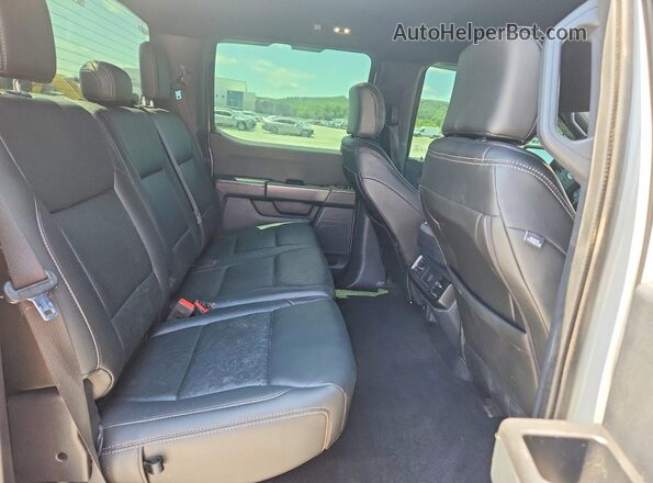1FTFW2L57RKF55833 2024 FORD F150 Gray Widok tylnych siedzeń