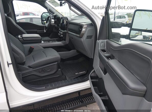 1FTFW3L53RKD70135 2024 FORD F150 White Вид салону спереду