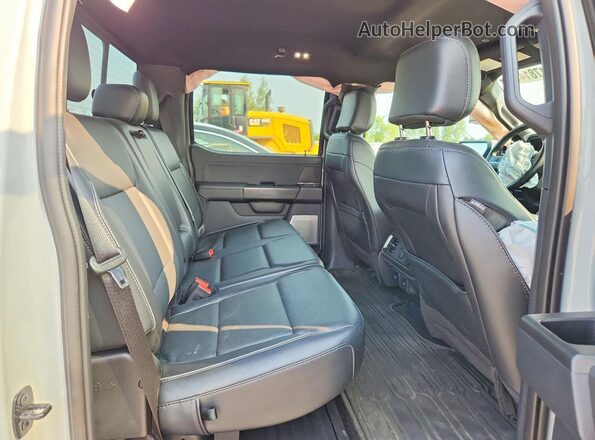 1FTFW5LDXRFB75712 2024 FORD F150 Gray Widok tylnych siedzeń