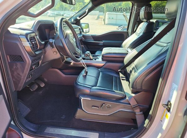 1FTFW7L88RFA77390 2024 FORD F150 Серый Вид салона спереди