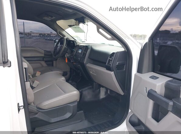 1FTFX1CG6JKD50453 2018 FORD F150 White Вид салону спереду