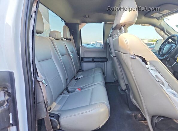 1FTFX1E53JFE59439 2018 FORD F150 White Widok tylnych siedzeń