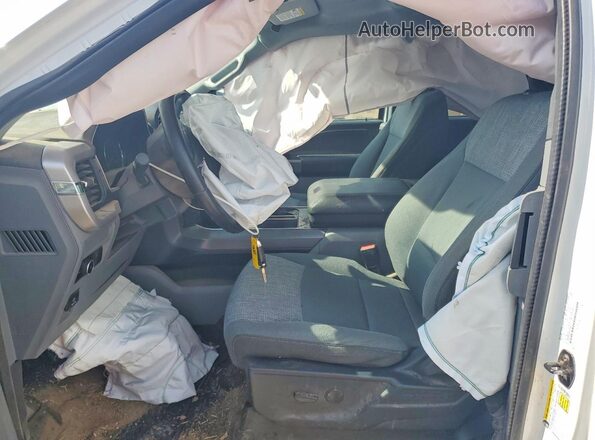 1FTFX1E53PKF82044 2023 FORD F150 White Widok wnętrza z przodu