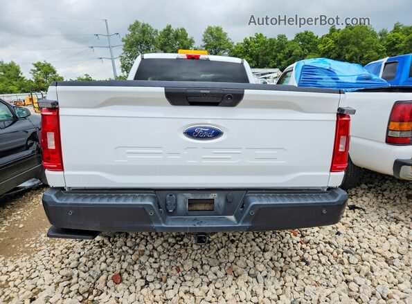 1FTFX1E57NFB81019 2022 FORD F150 White Rear view