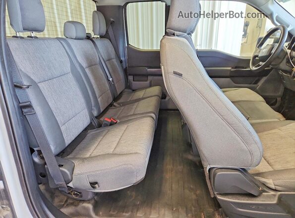 1FTFX1E59NFB90269 2022 FORD F150 White Vista de los asientos traseros