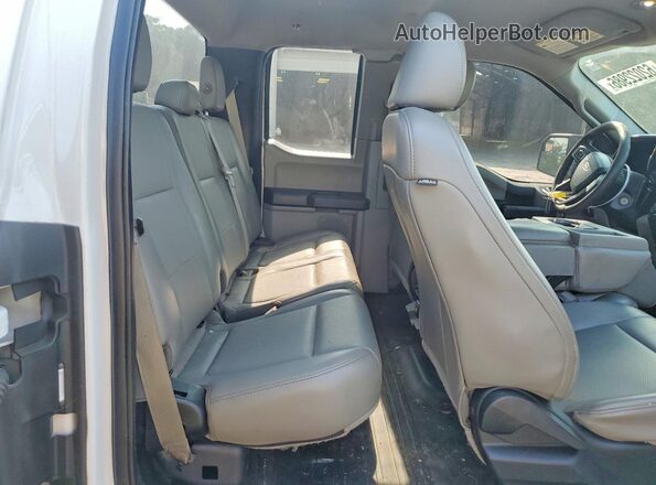 1FTFX1EF7HFA99594 2017 FORD F150 White Вид задніх сидінь