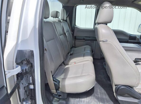 1FTFX1EG0HFB77268 2017 FORD F150 Белый Вид задних сидений