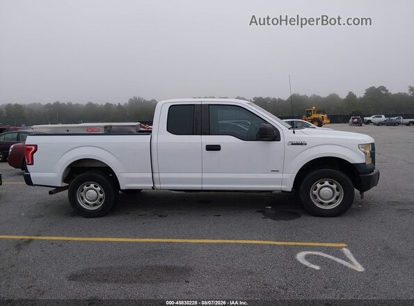 1FTFX1EG6GKD58834 2016 FORD F150 White Widok wnętrza z tyłu
