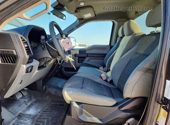 1FTMF1C52LKD73885 2020 FORD F150 Gray Vista interior delantera