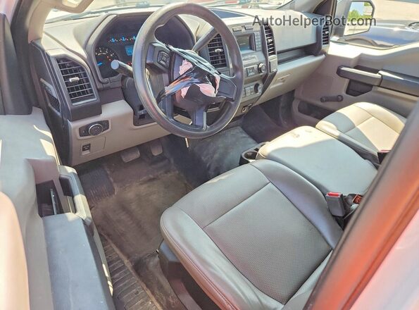 1FTMF1C80GKD07268 2016 FORD F150 White Widok deski rozdzielczej