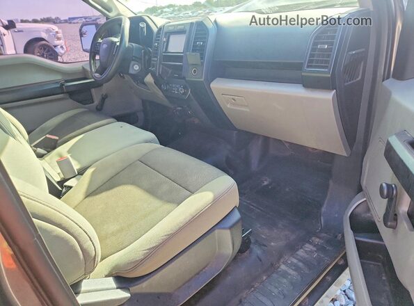 1FTMF1C82GFB71282 2016 FORD F150 Серый Вид панели приборов