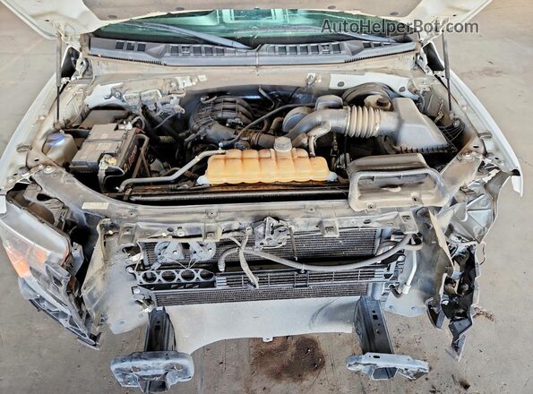 1FTMF1C83HKD77378 2017 FORD F150 White Вид задньої частини салону