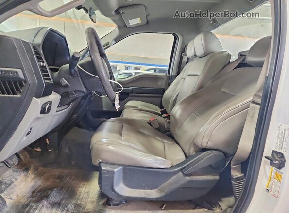 1FTMF1C85GKE09133 2016 FORD F150 White Vista interior delantera