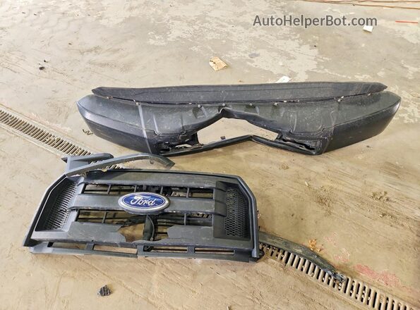 1FTMF1C85GKE09133 2016 FORD F150 White Vista del compartimento del motor