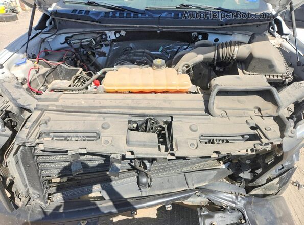1FTMF1C86HFA11360 2017 FORD F150 White Vista interior trasera
