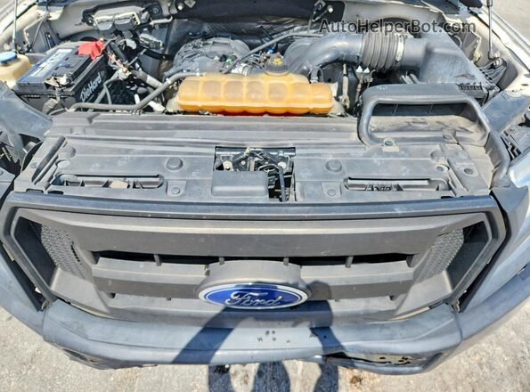 1FTMF1C86HKC10478 2017 FORD F150 White Vista interior trasera
