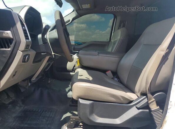 1FTMF1C87GFA73221 2016 FORD F150 White Widok wnętrza z przodu
