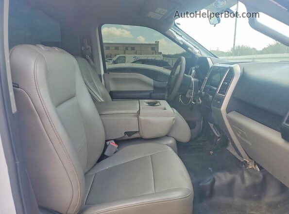 1FTMF1C87GFA73221 2016 FORD F150 White Widok tylnych siedzeń