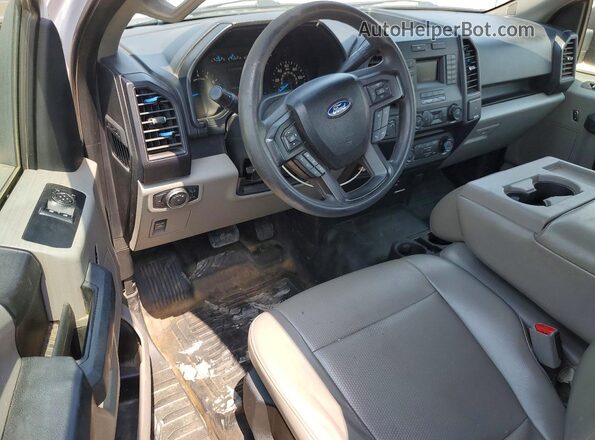 1FTMF1C89HKD80799 2017 FORD F150 Белый Вид панели приборов