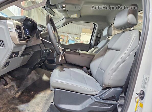 1FTMF1CB1MKE76870 2021 FORD F150 Белый Вид салона спереди