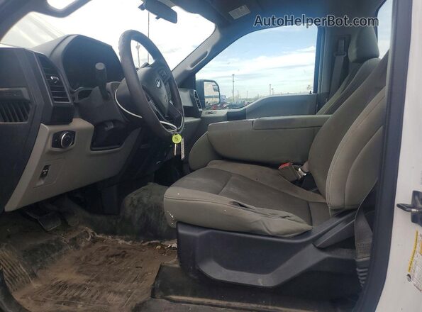 1FTMF1CB3JKF14465 2018 FORD F150 Белый Вид салона спереди