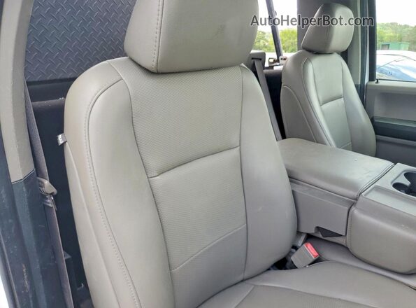 1FTMF1CB4KKF01094 2019 FORD F150 White Вид задніх сидінь