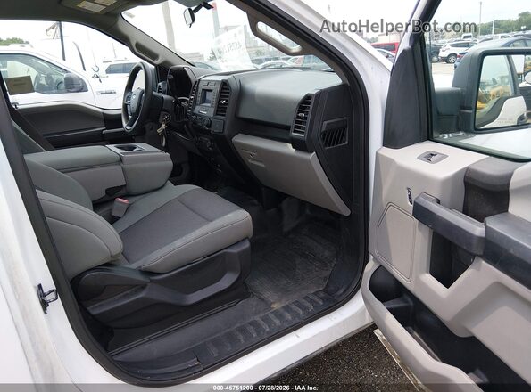 1FTMF1CB6JKF31311 2018 FORD F150 Белый Вид салона спереди