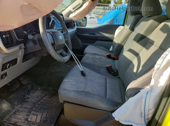 1FTMF1CB6NKE05004 2022 FORD F150 Yellow Front interior view