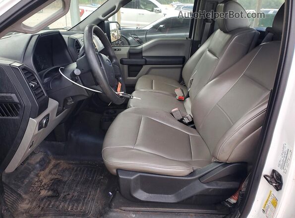 1FTMF1CB7JKF29518 2018 FORD F150 White Սալոնի դիմացի տեսք