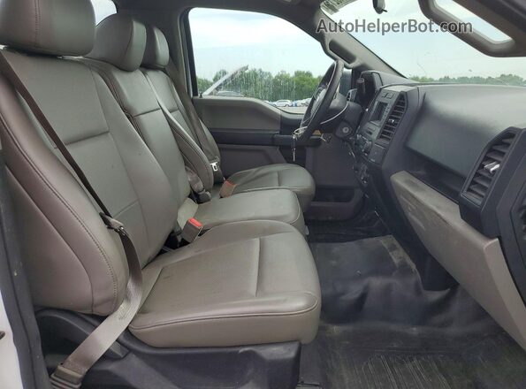 1FTMF1CB8JKC63457 2018 FORD F150 White Widok tylnych siedzeń