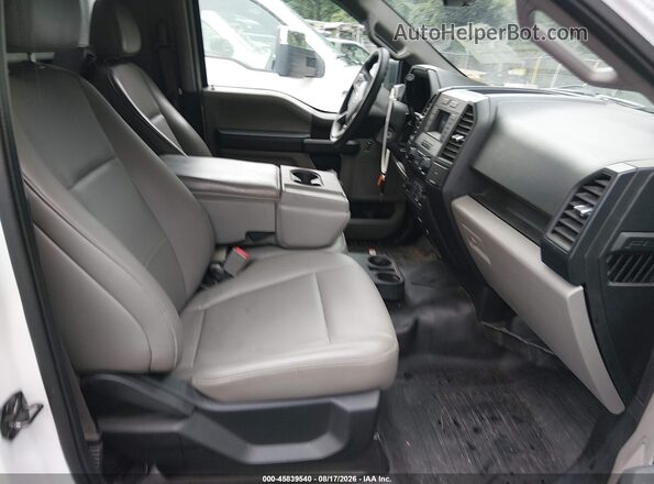 1FTMF1CB8KKD10570 2019 FORD F150 White Widok wnętrza z przodu