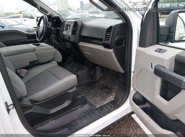 1FTMF1CB9JKF31304 2018 FORD F150 Белый Вид салона спереди