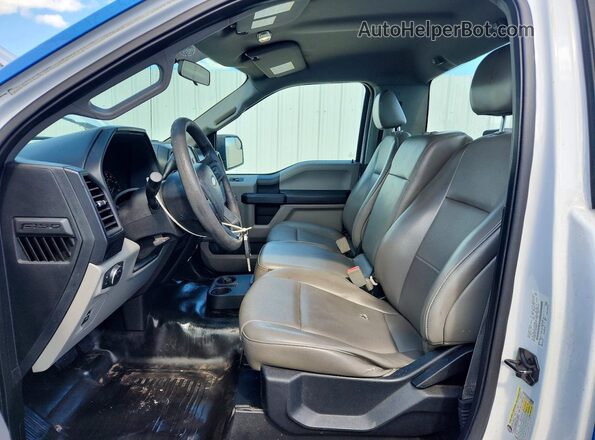 1FTMF1CP1JKF99947 2018 FORD F150 White წინა სალონის ხედი