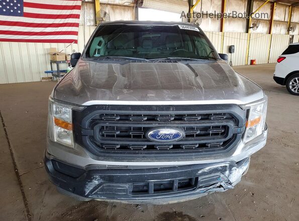 1FTMF1CP3NKE03478 2022 FORD F150 Silver Widok z przodu