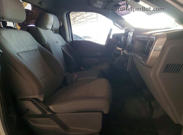 1FTMF1CP3NKE03478 2022 FORD F150 Silver Widok tylnych siedzeń